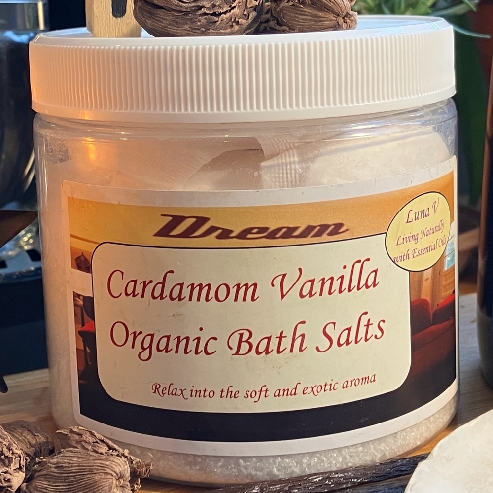Cardamom Vanilla Organic Bath Salts - Cream